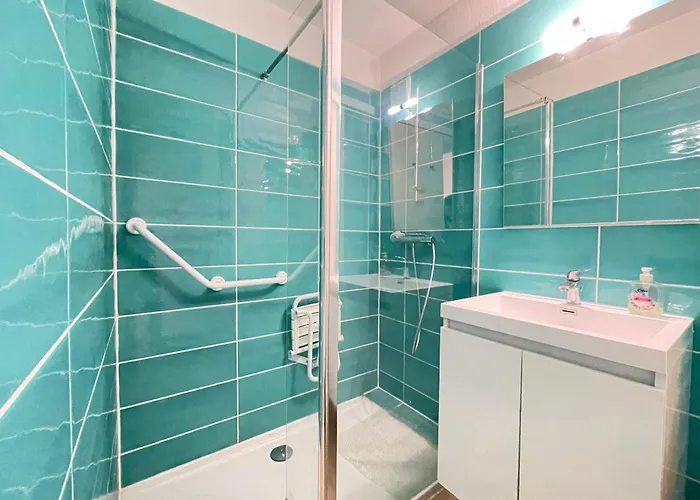Appartement T2 Avec Garage Proche A Sete, Animaux Acceptes - Fr-1-338-437 *